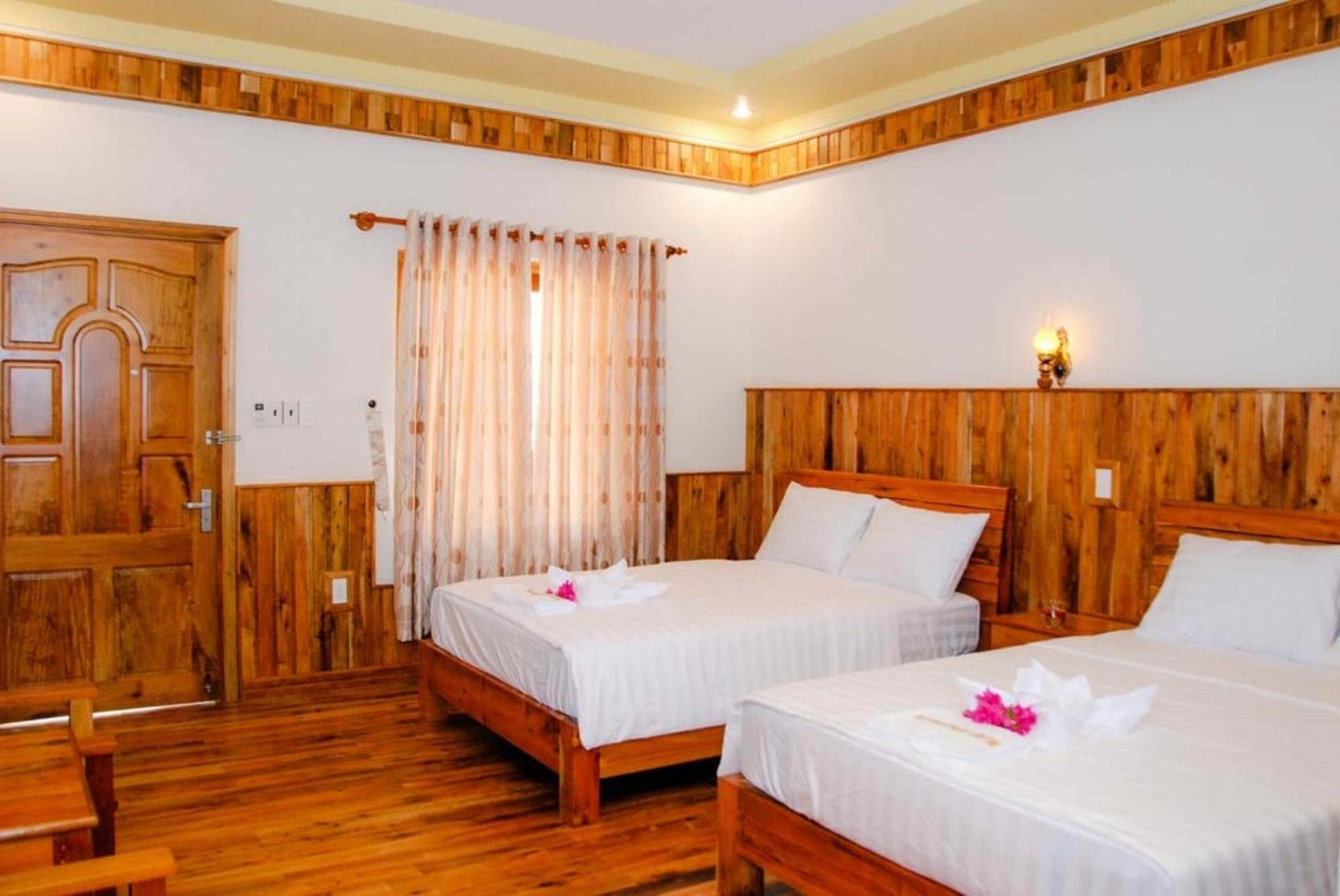 Lien Tho Guesthouse Дуонг-Донг Экстерьер фото
